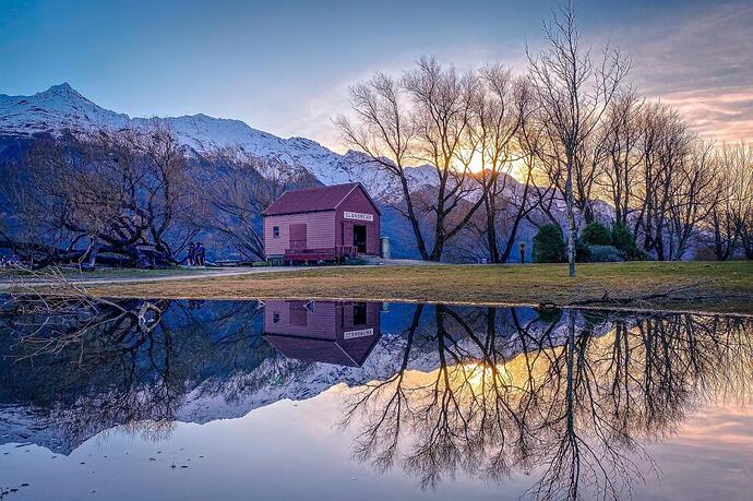 niomontante_Instagram_Glenorchy_Red_Shed_in_Winter_cc31c868-9ddf-4c00-abc0-173f8492bbe9