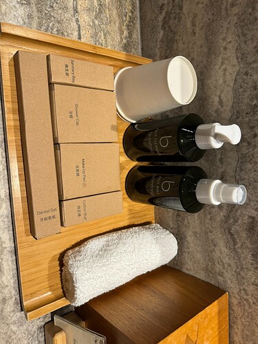 B442348C-F2AD-4E00-A85F-26449EE18BA9_1_102_o