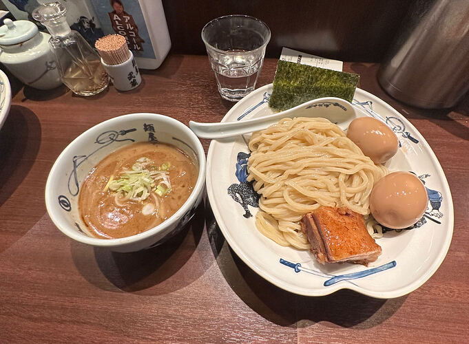 cfd4d95f30f5a73cd005698c900a356