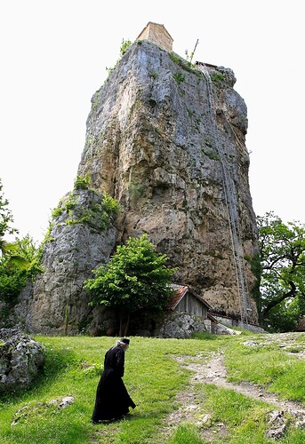 Katskhi-Pillar-in-Georgia-101