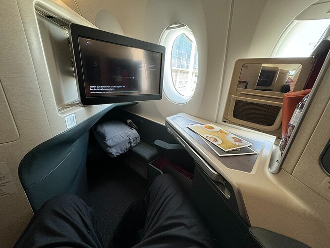 CEC15D00-FD53-4EC2-9F4B-2C2261EB3364_1_102_o