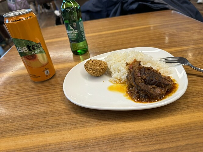 6408AEE5-08DD-4B0A-81D2-74AD40F5252F_1_105_c