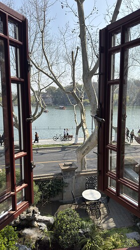 0E19158C-79AC-48C6-9D08-63FFEDD7CA7C_1_201_a