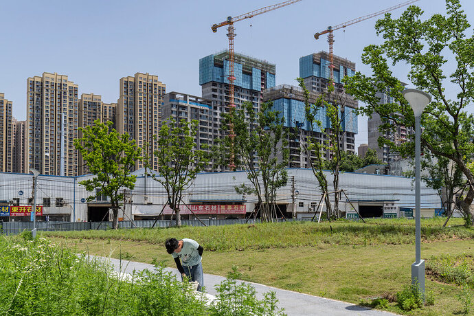 中国仍在应对四年前开始的房地产市场崩盘,此前多年存在过度建设的问题。