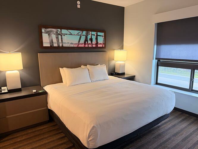 Hyatt House Anchorage 独立卧室