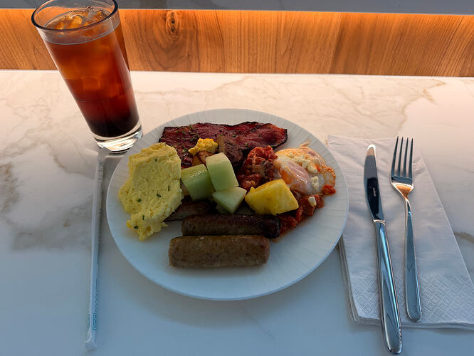 SEA Centurion Lounge 早餐区
