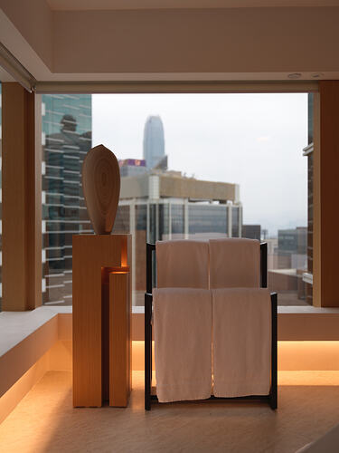 B0004703HEIC1768974530