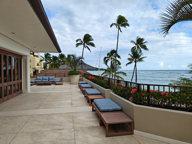 Halekulani Lanai