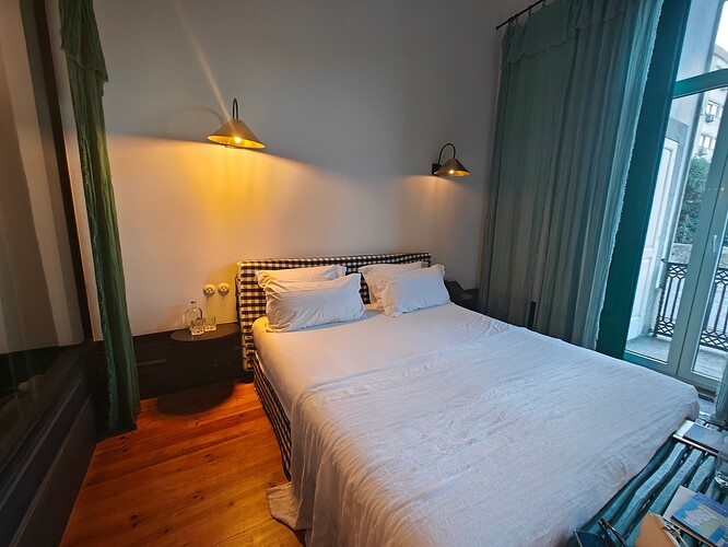 Cocorico Main Bedroom