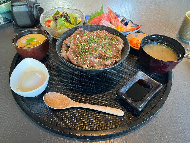 刺身三拼,烤澳洲和牛 M7 定食