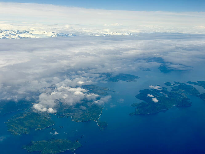 Prince William Sound 中的 Naked Island 群岛