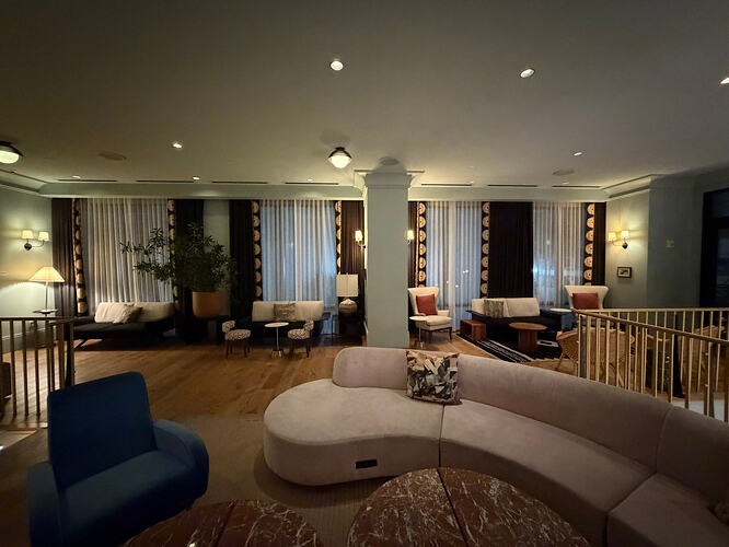 D4E62CAE-5C2F-43CE-9DDA-F04770FD2C15_1_102_o