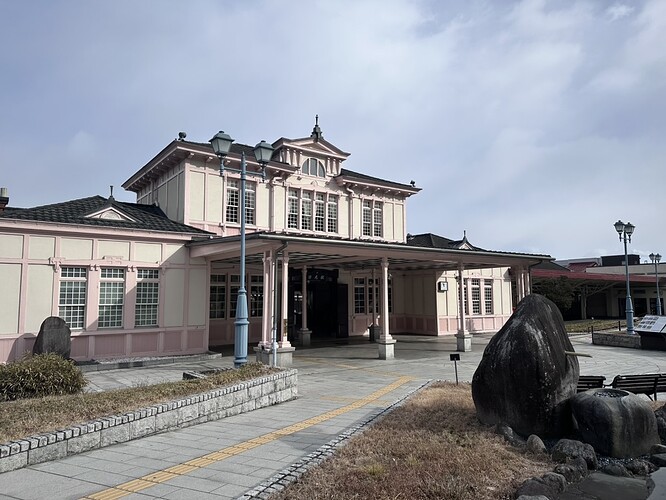 B0EE842C-515C-4F61-B6E8-7C5B3F3F9F81_1_105_c