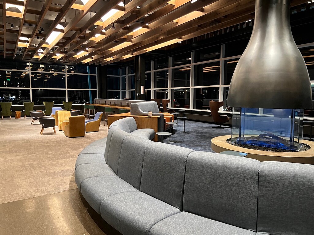 Alaska Mileage Plan Adds Milestone Perks, Tweaks Elite Benefits 第 2 页