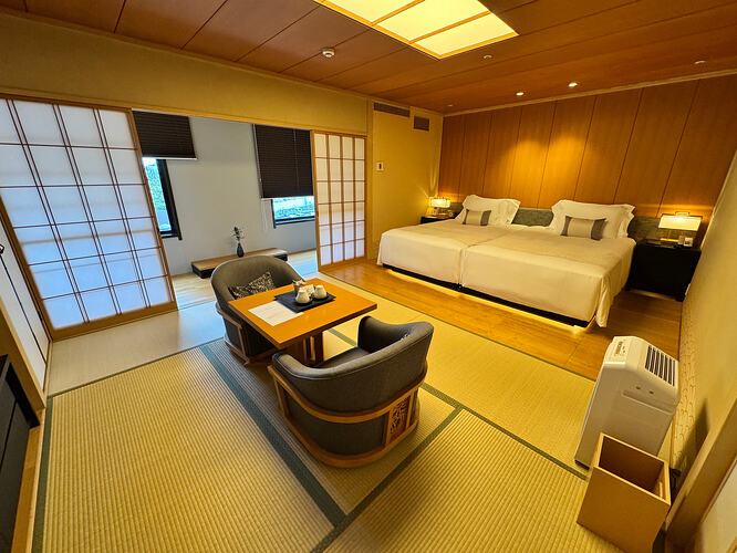 23e6fd85896641efd190e357e4f1d19