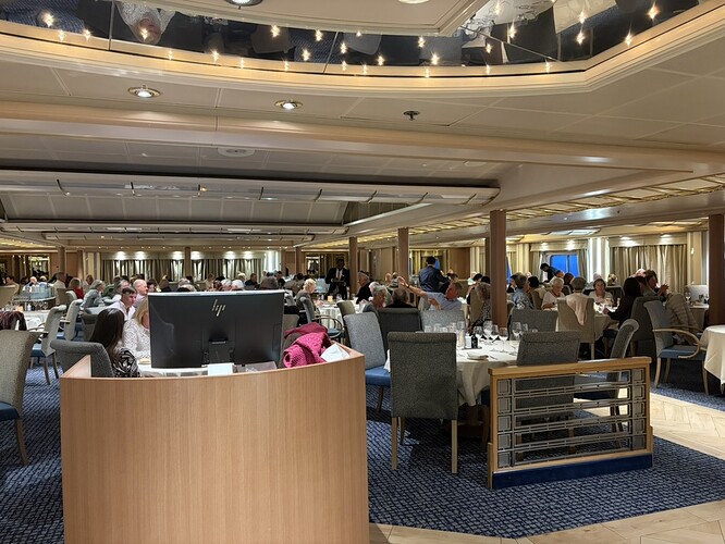 70F26E30-221B-4FFF-BFFD-3AE4871990C4_1_105_c