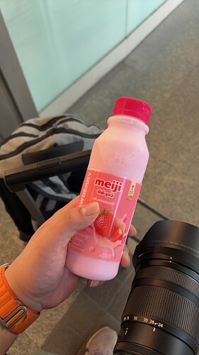 meiji的草莓牛奶