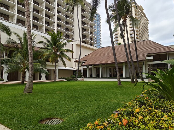 Halekulani Lobby & Lawn