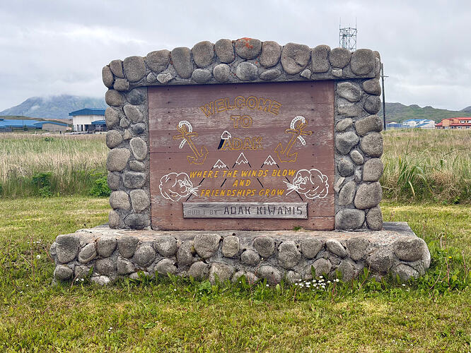 Welcome to Adak 石碑