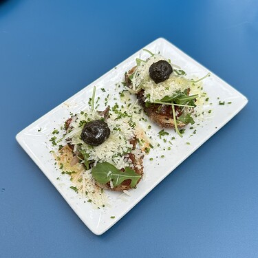 57F4B892-DD93-4D38-B494-F0CCDEC9D4A4_1_105_c