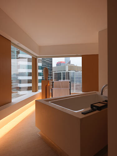 B0004651HEIC1768973700