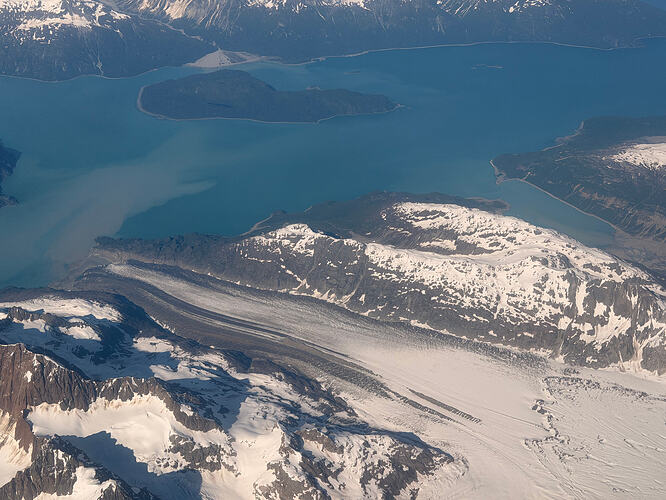 Brady Icefield 与 Brady Glacier 上游