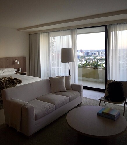 西好莱坞艾迪逊阁楼套房实拍