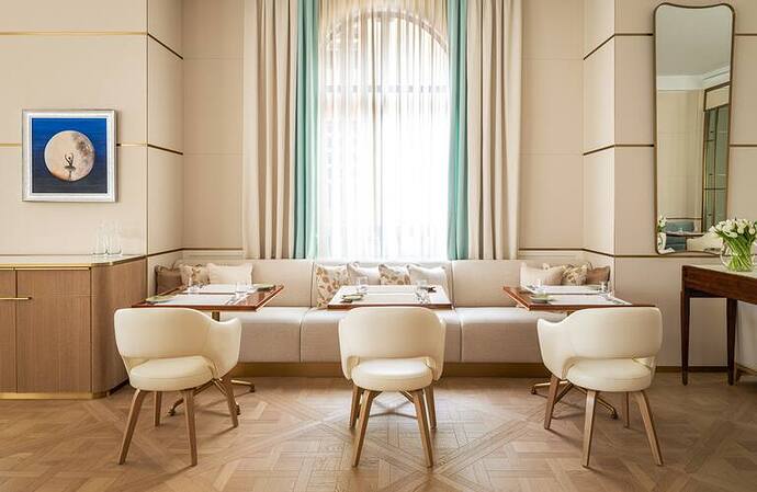 hkglplx-176841759-salon-lanson-10226x7261