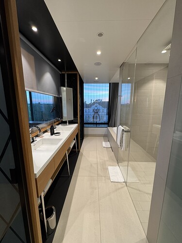 DBB24917-FE55-4408-A5CC-6E4E46BA489E_1_105_c