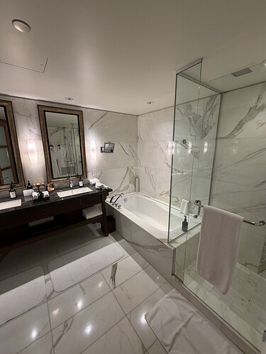 F545E8C1-780F-4816-9F4F-2C40A77B2B5C