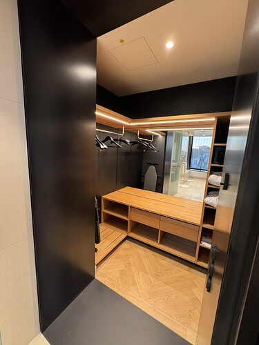 C6E66583-A5F0-4F4B-BC10-269F0B2D4535_1_105_c