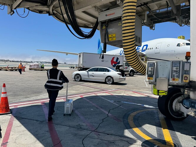 1713BD69-9E0E-413C-A52F-41412EB823E0_1_102_o