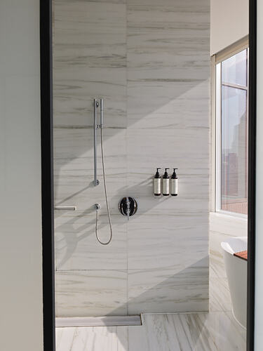 B00044403FR1768025126