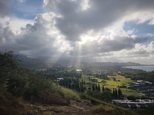 下山路偶遇丁达尔效应