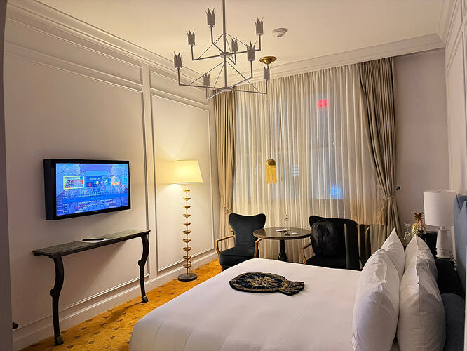 9951CA20-5B82-483F-9BE8-05DA30030FC9_1_102_a