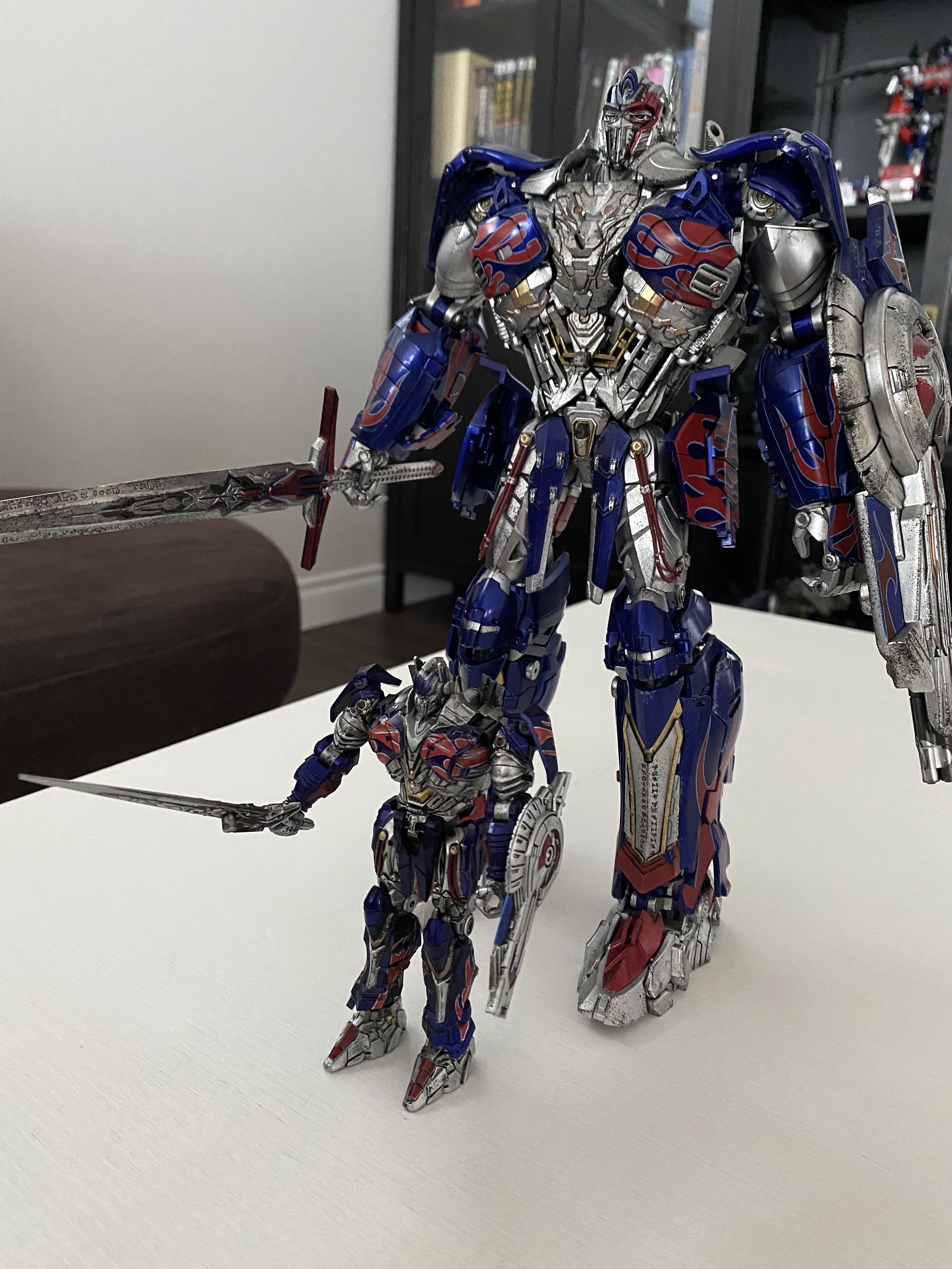 变形金刚四十周年纪念限定暗黑擎天柱| 玩具反斗城中国官方网站| Toys\, image size:3024x4032